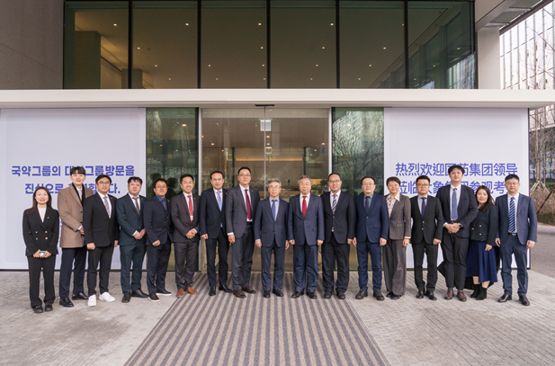 1704686274317044144.jpg 2023年12月19日至21日,劉敬楨一行與韓國大象控股社長崔成秀、大象Wellife代表理事徐勛教、大象株式會社健康研究所所長李湀煥等進行深入洽談交流.jpg