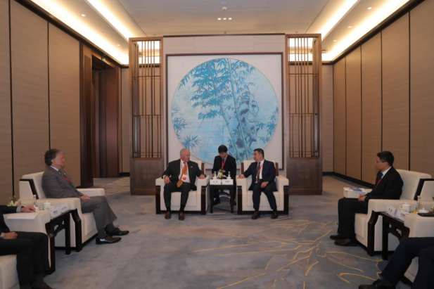 1744248114235024675.png 1.png