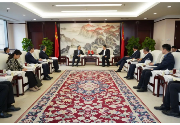 白忠泉董事長與工商銀行黨委副書記、行長劉珺會(huì)談